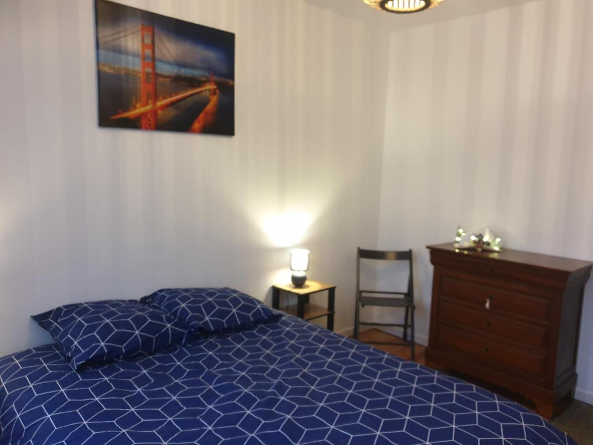 Égliseneuve-dʼEntraigues Sas Road Runner Cafe B&B 외부 사진